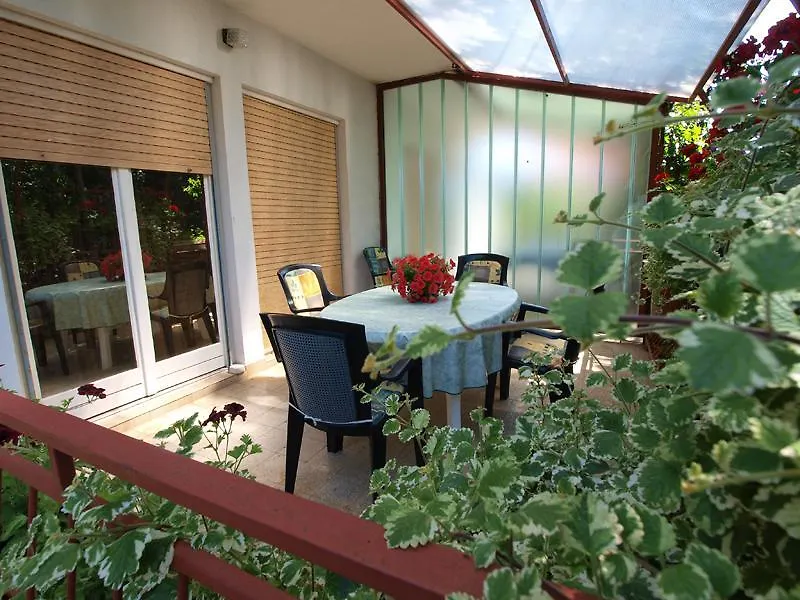 Apartments Roza 712 Medulin