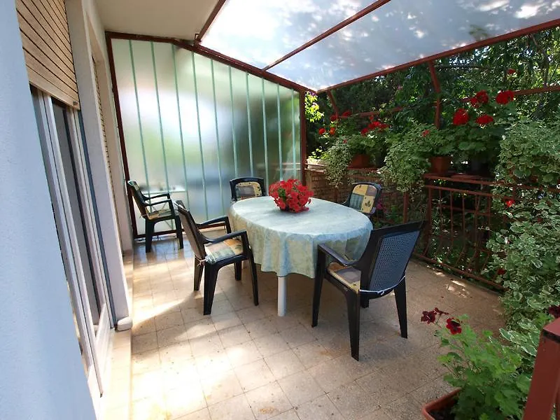 Apartments Roza 712 Medulin