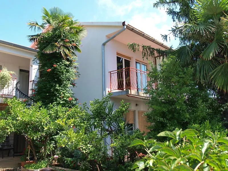 Apartments Roza 712